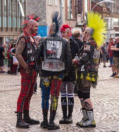 Punk Subculture Fashion, 80s Punk Fashion, 80s Punk, Arte Punk, Battle Jacket