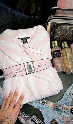 Rich Girl Wishlist, Vs Pyjama, Pyjama Victoria Secret, Victoria Secret Pyjamas, Silk Pijama, Pijamas Women, Pajamas For Women