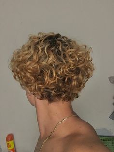 Mens Blonde Curly Hair, Blond Curls Men, Blond Curly Hair Men, Blond Curly Hair Boy, Blonde Curly Hair Men, Blonde Curly Hair Boy, Curly Blonde Hair Men, Boys Hair Highlights, Mens Curly Hair