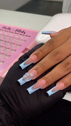 Blue nails inspo Light Blue And Pink Nails, Short Light Blue Nails, Baby Blue Nails Ideas, Ice Blue Nails, Nail Inspo Blue, Baby Blue Acrylic Nails, Natural Nails Manicure, Light Blue Nails, Baby Blue Nails