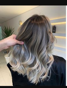 Balayage On Black Hair With Money Piece, Calico Hair Balayage, Light Balayage On Brown Hair, Bright Blonde Balayage On Dark Hair, Cool Toned Balayage, Ash Blonde Hair Balayage, Sleek Short Hair, Beige Blond, Color Melt