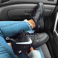 Look Jean, Nike Airforce 1, Street Style Shoes, Custom Air Force 1, Nike Air Force Ones, Unique Shoes, Nike Fashion, Sneaker Collection, Nike Air Force 1