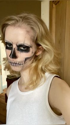 Skeleton makeup halloween ideas costumes grim reaper Skeleton Goth Makeup, Grim Reaper Costumes, Easy Grim Reaper Makeup, Girl Grim Reaper Makeup, Skull Face Paint Women, Female Skeleton Makeup, Grim Reaper Face Paint, Grim Reaper Makeup Female