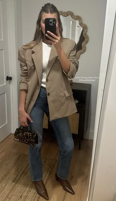 Fall24 Fashion, Pointed Boots Outfit, Cozy Autumn Outfits, England Outfits, Fall Fashion Inspiration, 2024 Outfits, Cozy Fall Outfits, Tan Blazer, Chic Fall Outfits