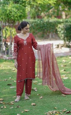 Suits For Marriage Indian Women, Latest Colour Combinations In Suits, Light Embroidery Designs For Suits, Punjabi Suits Designer Boutique Embroidery, Hand Embroidery Suits Punjabi, Punjabi Suit Designs Latest, Fancy Dress Material, Suits For Women Indian, Anand Karaj