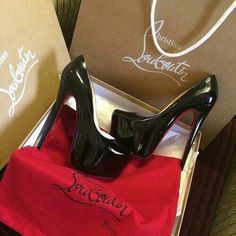 💖💖💖💖💖💖💖 Louboutin Heels Outfit, Baby Heels, Walking In High Heels, High Heels Classy, Heels Classy, Red Bottoms, High Heels Stilettos