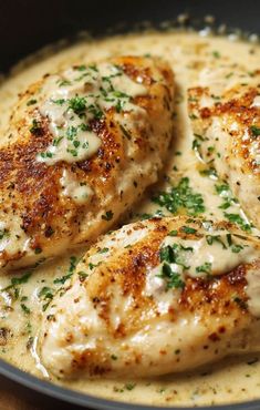 Easy One-Pan Boursin Chicken - Tastilly Boursin Chicken, Chicken Dishes, Easy Dinner, Chicken Recipes, Chicken