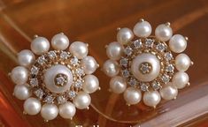 Pearl Earrings Indian Gold Jewelry, Coral And Pearl Earrings, Pearl Earrings Indian, Big Earrings Gold, Gold Jewelry Prom, Ear Tops, Indian Gold Jewelry, Fine Pearl Jewelry, Real Diamond Earrings