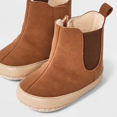 Keep your little one's feet comfy with the Baby Textured Chelsea Boots from Cat & Jack™ in Brown. Featuring a cushioned insole and nylon lining for added comfort, they have a round, closed-toe design for protection. The durable polyester and silica outsoles ensure stability, making these boots perfect for your little one's first steps. Cat & Jack™: Designed for all children so you can trust it's made for yours. Baby Winter Boots, Leopard Sneakers, Fisherman Sandals, Baby Boots, Brown Sneakers, Girls Sneakers, Walker Boots, Slip On Sneakers