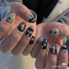 Goth Nails, Seasonal Nails, Pretty Gel Nails, Really Cute Nails, Cool Nails, Star Nails, Minimalist Nails