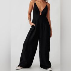 Size Large New Without Tags Black Jumpsuits And Rompers With Pockets For Vacation, Black Relaxed Fit Wide Leg Jumpsuits And Rompers, Summer High-waisted Jumpsuits And Rompers With Pockets, Spring Wide-leg Black Jumpsuits And Rompers, Spring Black Wide-leg Jumpsuits And Rompers, Black Wide Leg Jumpsuits And Rompers For Spring, Black Wide Leg Jumpsuits And Rompers For Vacation, Black Wide Leg Jumpsuits And Rompers For Day Out, Relaxed Fit Black Jumpsuit For Vacation