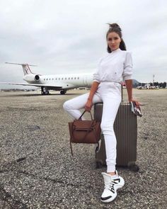 25+ Casual Airport Travel Outfit Ideas for Your Next Trip – Hello Bombshell!    Airport comfy chic style Olivia Culpo Style, Airport Travel Outfits, Airplane Outfits, Comfy Travel, Sneakers Fashion Outfits, Airport Travel, Olivia Culpo, Comfy Chic