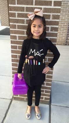 Hair Dresser Costume Kids, Makeup Artist Costume For Kids, Diy Career Day Outfits For Kids, Career Day Preschool, Diy Career Day Costumes, Diy Career Day Costumes For Kids