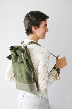 Leather Multifunctional Backpack With Adjustable Strap, Multifunctional Standard Backpack With Adjustable Strap, Everyday Multifunctional Leather Backpack, Multifunctional Leather Everyday Backpack, Daily Use Travel Backpack With Detachable Strap, Multifunctional Standard Backpack For Everyday, Green Duffle Bag With Adjustable Strap, Green Duffle Bag With Adjustable Strap For Daily Use, Green Rectangular Leather Backpack With Detachable Strap