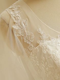 A-Line Wedding Dresses V Neck Court Train Satin Tulle Half Sleeve Formal Plus Size with Appliques Simple Wedding Dress Boho, Formal Plus Size, Wedding Dresses V Neck, Women Suits Wedding, Empire Wedding Dress, Wedding Dress Silhouette, Wedding Dress Organza, Dresses V Neck, Wedding Dress Chiffon