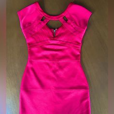 Nwot Guess Body-Contour Dress In Size 2. The Color Is True Red And The Dress Features A Beautiful Cutout Neckline. Pit-To-Pit: 16” Stretches To 17” Shoulder To Waist: 15.5” Waist: 13” Stretches To 15.5” Full Length: 34” Hips: 17” Stretches To 19” Pink Fitted Holiday Dresses, Fitted Pink Dress For Holiday, Fitted Knee-length Mini Dress For Holiday, Fitted Short Sleeve Mini Dress For Holiday, Fitted Short Sleeve Holiday Dresses, Fitted Short Sleeve Dresses For Holiday, Red Short Sleeve Mini Dress For Party Season, Red Bodycon Dresses With Short Sleeves, Red Fitted Midi Dress For Holiday