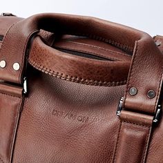 Bolsa de couro marrom 25 litros saco para homem saco de | Etsy Duffle Bag Men, Leather Duffle Bag Men, Mens Duffle Bag, Leather Duffle Bag, Leather Duffle, Duffle Bag Travel, Duffel Bags, Designer Shoulder Bags, Clean Shoes