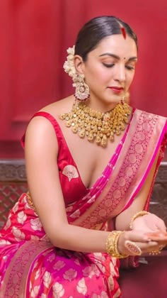 Indian Sari Dress, Indian Fashion Saree, Saree Designs Party Wear, Saree Blouses, Saree Blouse Designs Latest, Saree Trends, Kiara Advani, Blouse Designs Latest