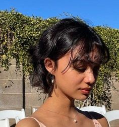 Short Layered Haircuts Medium Length, Shaggy Short Bob Hairstyles, Really Short Hair With Layers, Short Hair On Long Face, Layered Bob Medium Length, Shaggy Bob Wavy Hair, 90s Pixie Cut Curly, Ear Length Hair With Layers, Bob From The Back