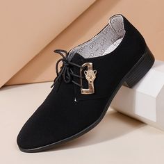 Category:Oxfords; Upper Materials:Leather; Embellishment:Splicing; Season:Fall,Spring; Gender:Men's; Size Suggestion:standard size, select your usual size; Activity:Walking; Toe Shape:Round Toe; Style:Casual; Boot Shaft:Booties / Ankle Boots; Outsole Materials:Rubber; Occasion:Daily; Closure Type:Loafer; Function:Comfortable; Pattern:Solid Colored; Listing Date:11/17/2023; 2023 Trends:Formal Shoes,Retro; Size chart date source:Provided by Supplier.