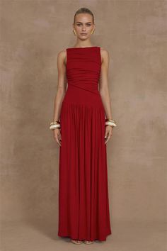 Features: This elegant sleeveless maxi dress is a must-have addition to any woman's wardrobe. Featuring a solid boat neck and sexy ruched detailing, this dress is both fashionable and comfortable. Made with high-quality materials, it is perfect for any occasion and will make you stand out from the crowd. Red Maxi Dress, Ruched Maxi Dress, Long Red Dress, Sleeveless Outfit, Cherry Dress, Red Maxi, Wedding Board, Women's Wardrobe, Sleeveless Maxi Dress