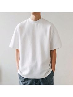 Camiseta Oversized Masculina Streetwear Lisa branca Camiseta Oversized Streetwear Masculina Camisa Larga Estilo de Rua Camiseta Oversized Streetwear Masculina Camisa Larga Estilo de Rua, para qualquer ocasião!  Camisetas Oversized se caracteriza por ser mais alongada e também com mangas até o cotovelo, conhecida como modelo streetwear.  - Modelagem Oversized ( proporcionando maior conforto a peça ) - Costura dupla e reforçada - Malha com tingimento reativo, não desbota As verdadeiras camisetas oversizeds consistem em cortes mais largos, construindo um look mais despojado e moderno. As nossas peças já são desenvolvidas com esse corte mais largo, sendo assim, a nossa indicação é que o cliente compre a numeração que já costuma usar  *Envio Rápido*Camiseta Oversized Masculina Streetwear Lisa b Money Shirt, Japanese Men, Spring Shirts, Old Money, Casual T Shirts, American Style, Heavy Cotton