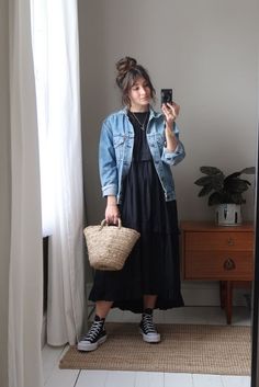 Flowy Dress Street Style, Midsize Museum Outfits, Tshirt Under Maxi Dress Outfit, Not Perfect Linen Outfits, Conservative Boho Fashion, Library Job Outfit, Fun Modest Outfits, Retro Mom Outfits, Romantic Body Type Kibbe Outfits Casual