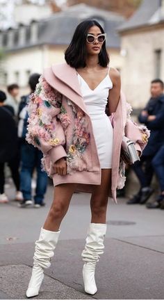 I'm a fan of rose and blush color clothing and this jacket is 🔥🔥🔥 #sheslay #highfashion 00s Mode, Walking Down The Street, Pink Coat, Fashion Weeks, White Boots, Looks Chic, Inspiration Mode, Mode Vintage