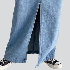 Welcome to the 2023 Spring-Summer collection. and get ready to relive the 90s with our light wash mom jeans! Crafted with love and nostalgia. these jeans bring back the warmth of yesteryear. offering the perfect blend of modern style and timeless flair.Why These Jeans Will Touch Your SoulThese jeans embody the beauty and essence of the 90s. The light wash and mom fit are designed to envelop you in comfort and nostalgia. allowing you to express your heart and soul with every step. Endearing Quali Medium Wash Mom Fit Jeans For Spring, Straight Leg Denim Jeans For Day Out, Denim Jeans With Five Pockets For Day Out, Day Out Denim Jeans With Five Pockets, Trendy Light Indigo Jeans For Spring, Casual Medium Wash Mom Fit Jeans, Spring Cotton Mom Jeans, Denim Blue Jeans For Everyday Spring Wear, Spring Denim Blue Mom Fit Bottoms