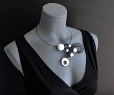 Minimalist White Necklaces For Party, White Minimalist Necklace For Party, Minimalist White Necklace For Party, Elegant White Pendant Choker, White Choker Necklace For Party, White Handmade Necklaces For Parties, Unique White Pendant Necklace, Handmade White Necklaces For Party, White Pendant Necklace For Party