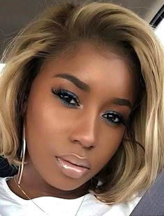 Bob Hairstyles For Round Face, Black Bob Hairstyles, Short Bobs, Bob Cuts, Vacation Hairstyles, Blonde Bob Hairstyles, Curated Closet, Weave Styles