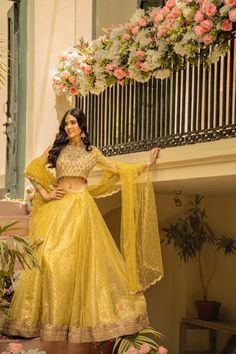 Choli Style, Pakistani Bridal Dress, Bridal Lengha, Yellow Lehenga, Bridal Lehenga Choli, Pakistani Bridal, Shades Of Yellow, Bridal Lehenga, Bridal Dress