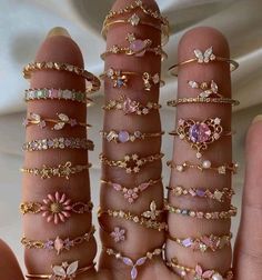 Making Beaded Jewelry, Spring Jewelry Trends, Xoxo Jewelry, Hand Jewelry Rings, Preppy Jewelry, Bold Jewelry, Spring Jewelry