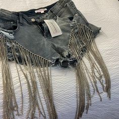 Jean Shorts With Silver Chains Trendy Cutoff Bottoms For Party, Trendy Silver Denim Jeans, Casual Silver Denim Bottoms, Trendy Silver Shorts For Summer, Trendy Silver Short Bottoms, Trendy Silver Bottoms For Night Out, Diy Ripped Jeans, Silver Chains, Shorts Denim