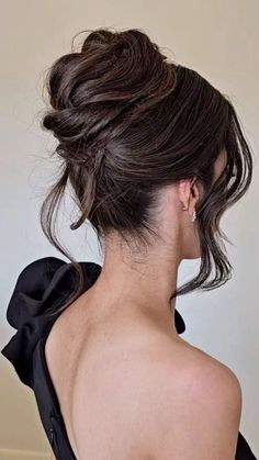 Malise Bride Updo Hairstyles Black Hair, Ball Updo Hairstyles Short Hair, Buns For Bridesmaids, Chic Bridal Hair Updo, Updo Bun Wedding Hair, Bridesmaid Hairstyles Updo High, High Messy Bun Bridesmaid, Low Bun Upstyle, Chic High Bun