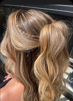 Hoco Hairstyles, Peinados Fáciles Para Cabello Corto, Hair Stylies, Hot Hair Styles, Penteado Cabelo Curto, Long Blonde, Hairdo For Long Hair, Easy Hairstyles For Long Hair