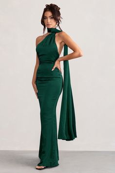 Make the most of every occasion in our beautiful Mademoiselle maxi dress. With a feminine asymmetric scarf neck that elegantly falls down the super feminine cowl back detail. this dazzling bottle green satin design is pure sophistication. You will look stunning with this gorgeous design at your next VIP party. black-tie event or gala on your agenda. Add the latest trends to your wardrobe with our statement party season dresses. Features - Asymmetric scarf neck - Backless design - Cowl back detai Prom Dresses Tight Fitting, Prom Dress Tight, Stretch Satin Fabric, Dress Tight, Floor Length Prom Dresses, Dresses Quinceanera, Black Tie Gala, Scarf Neck, Backless Maxi Dresses