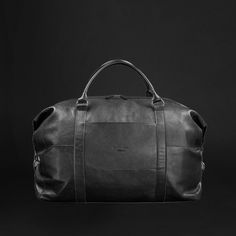 Introducing the ultimate travel companion for the modern man: the Genuine Leather Travel Duffle Bag. Crafted from premium leather, this Business Trip Handbag Shoulder combines sophistication with functionality, making it the perfect choice for short trips, business travel, or everyday use.The bag features a spacious main compartment secured with a sturdy metal zipper, ensuring your belongings stay safe during transit. Inside, you'll find a generous zippered pocket perfect for safeguarding docume Handmade Travel Bag, Mens Weekend Bag, Natural Accessories, Leather Weekender Bag, Bag Business, Weekend Travel Bags, Travel Duffle Bag, Leather Duffle, Travel Duffle