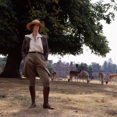 Costume Designer Dinah Collin: The Frock Flicks Guide – Paleontologist Outfit, Archeologist Outfit, Out Of Africa Style, Moda Safari, Janet Mcteer, Vita Sackville West, Safari Outfit, Safari Outfits, Vintage Safari