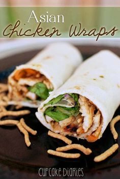 Asian Chicken Wraps - Cupcake Diaries Asian Chicken Wraps, Cupcake Diaries, Diner Recept, Asian Chicken, Making Lunch, Chow Mein, Chicken Wraps