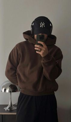 Hoodies Men Photoshoot, Airport Men’s Style, Asian Street Wear Men, Nerd Aesthetic Men, Guy Photoshoot Aesthetic, Guy Wearing Hoodie, Bro Aesthetic, Airport Outfit Men, Gym Pose