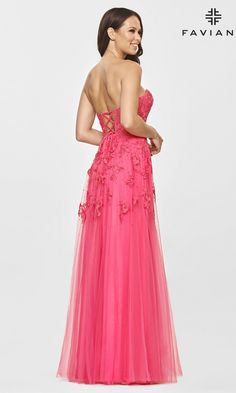 Simply gorgeous, this long strapless sweetheart prom dress is as sweet as it is flirty. From Faviana, this long designer dress has a sheer lace strapless bodice with a sweetheart neckline and a corset back that adjusts for a comfy fit. The beautiful strapless formal dress has scattered beading that shimmers and shines for prom, fancy galas, and other black tie events. The lace evening gown has a fully-lined long skirt with a sheer tulle overlay that opens in a side slit before flowing to the flo Sweetheart Evening Dress, Tulle Dress Long, Long Mermaid Dress, Dramatic Entrance, Corset Gown, Prom Dresses Long Lace, Dress With Corset, Lace Evening Gowns, Strapless Sweetheart Neckline