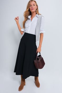 Aline Skirts, Aline Midi Skirt, Aline Skirt, Black Midi Skirt, Daily Look, Modern Woman, Bohemian Style, Casual Chic, Work Outfit