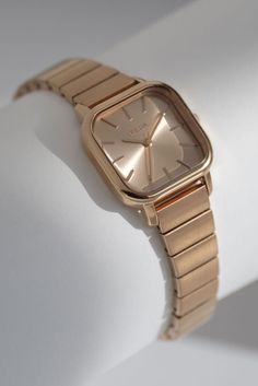 Trendy Watches Women, Trendy Watches Women Fashion, خواتم خطوبة, Pretty Watches, Womens Designer Watches, Rolex Watches Women, Classy Watch, Trendy Watches