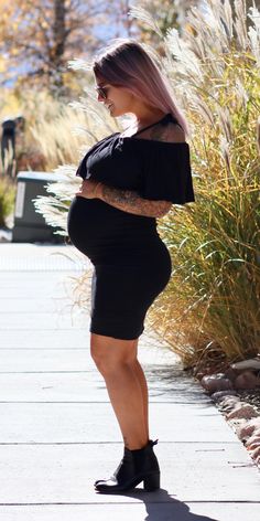 FALL back into the week, just like this mama is doing this week! The Off the Shoulder Midi Dress with tie straps was created for all you trendy Sexy Mamas! This off the shoulder maternity dress is constructed of a stretch jersey material, designed specifically with mama curves in mind. It hugs all the right places and still leaves a smooth, flattering appearance.  #fallmaternity #babyontheway #herecomesthebaby #babybump Summer Stretch Maternity Dress Bump Friendly, Summer Off-shoulder Fitted Maternity Dress, Chic Off-shoulder Maternity Dress, Summer Off-shoulder Maternity Dress, Prego Pics, Pregnant Girl, Dress With Tie Straps, Winter Maternity Outfits, Off The Shoulder Midi Dress