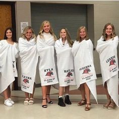 Customized Team Blanket Sport Team Sweatshirt Blanket - Etsy Senior Gifts Ideas Cheer, Senior Blanket Ideas, Senior Night Gift Ideas Dance Team, Senior Cheer Gifts Cheerleading, Cheer Blanket Ideas, Senior Dance Gifts, Dance Team Gifts High School, Senior Cheerleader Gift Ideas, Senior Blankets