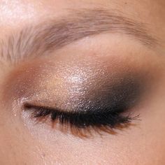 Eyeshadow Aesthetic, Smokey Eyeshadow, Smoky Eyes, Gold Eyeshadow, Makijaż Smokey Eye, Smokey Eyes, Makeup Goals