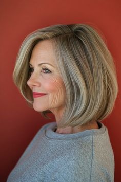 Highlights Bob, Hairstyle Bob, Bob Hairstyle Ideas, Curly Bobs, Short Layered Bob Haircuts, Modern Shag Haircut, Older Women's Hairstyles, Medium Length Bobs, Modern Shag