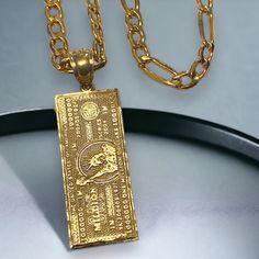 "Large 10K Yellow Gold MONEY BILLS Hip Hop Charm Pendant 20\" Figaro Necklace! In nice condition, perfect for a gift! * Money bill charm pendant measures approximately 1 1/4\" with bale x 1/2\" wide. * Crafted of solid 10k yellow gold! * Large bale can accommodate a thick chain! * 20\" 10k yellow gold Figaro link chain * Secure lobster claw closure. * Weighs 5.1 grams total! Please message me with any questions Shipped FAST AND FREE, fully insured in a gift box I guarantee item to be exactly as Money Bill, Gift Money, Figaro Necklace, Gold Money, Gold Apple, Fine Jewelry Bracelets, Diamond Gemstone, Link Chain, Lobster Claw