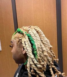 Female Dreads Hairstyles, Loc Colors, Female Dreads, Pretty Locs, Vacation Prep